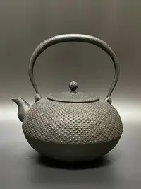 在飛比找Yahoo!奇摩拍賣優惠-日本鐵壺-鈴木盛久-霰紋平寶珠形- 鐵瓶 (大壺)