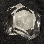 VINTAGE VAL ST LAMBERT PAPERWEIGHT ROCK GEESE ETCHED CRYSTAL NOS