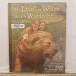 二手書📗英文繪本THE LION, THE WITCH AND THE WARDROBE/C. S. LEWIS/經典