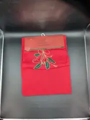 NEW Lenox Red Holiday Nouveau Embroidery Apron 2 Front Pockets & Adjustable Neck
