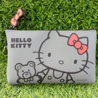 在飛比找蝦皮購物優惠-(日本限定)🎌Hello Kitty 矽膠化妝包 萬用包 筆