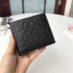 奧萊熱賣 EMBOSSED PASSCASE ID MEN WALLET F74064 經典男士 壓紋牛皮 皮夾 短夾