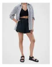[Unison] The Essential Linen Short in Black