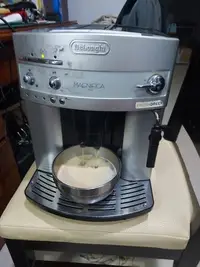 在飛比找Yahoo!奇摩拍賣優惠-Delonghi   ESAM3200 迪朗奇咖啡機  浪漫