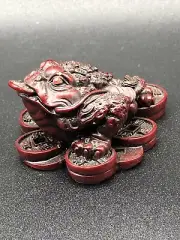 Feng Shui Frog Statue 3-legged Money Toad Figurine on Coins