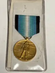 VINTAGE WWII MEDAL & RIBBON U.S. ANTARCTICA SERVICE MEDAL
