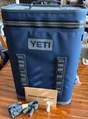 YETI Hopper Backflip 24 Cooler NAVY - New