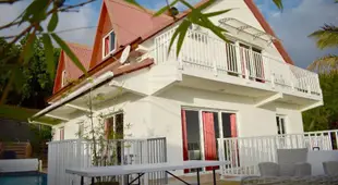 Villa de 4 chambres avec piscine privee jardin clos et wifi a Piton Saint Leu a 5 km de la plage