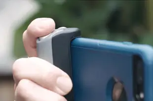柒 Just Mobile SONY E5823 Z5 Compact Z5C ShutterGrip 藍芽手持拍照器