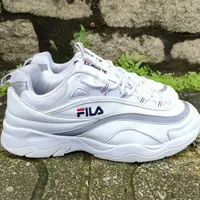 在飛比找蝦皮購物優惠-Fila Ray 白色運動鞋超美麗, 動感輕鬆搭配 - Bi