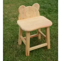 在飛比找momo購物網優惠-【MU LIFE 荒木雕塑藝品】可愛動物無垢檜木兒童椅(小熊