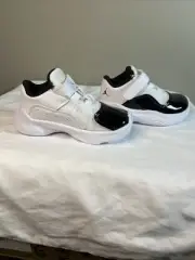 Jordan 11 Low Comfort Low (Toddler) Size 6C