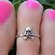 Valentine Day Gift For Women's Solid Metal Adjustable Skull Toe Ring 925 Silver