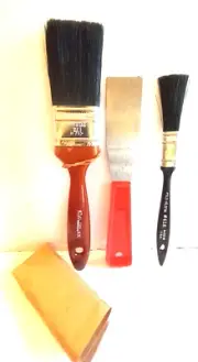 1 1/2" PURE BRISTLE PAINT BRUSH ONE 1/2" POLY BRUSH & RED DEVIL SCRAPER 1 1/4NEW