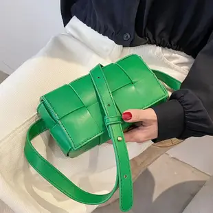 新款熱賣 編織枕頭小方包  2022新款時尚PU腰包  手機包 簡約胸包 素色包包女生 斜背包 BV風斜背包
