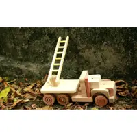 在飛比找蝦皮購物優惠-木製玩具智力開發木製玩具梯子 - 木製消防車