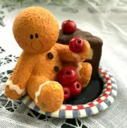 SARAH'S ATTIC - YUMMYKINS (GINGERBREAD BOY) - SWEET CHERRY