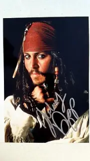 JOHNNY DEPP SIGNED 8X10 Pirates of the Caribbean PHOTO