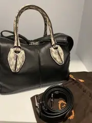 BNWT Authentic TODS Black leather/python D-styling Bauletto bag