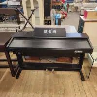 在飛比找蝦皮購物優惠-【惜福二手店】最新款 少用如新 威肯2200電子鋼琴 附延音