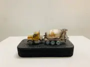 Cat CT681 Concrete Mixer Muddy Edition 1:87 HO Scale By Diecast Masters DM85512
