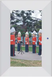"Qpix 7"" Digital Photo Frame IPS Screen with Remote 8GB"