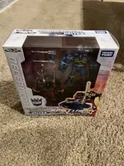 Transformers United UN-20 Rumble & Frenzy Takara Tomy
