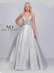 Silver MacDuggal Ballgown Prom Quinceanera Formal Size 4 NEW