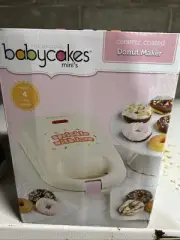 Babycakes Mini Donut Maker "Sprinkle with love" makes 4. Brand New in Box