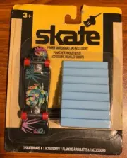 Skate Finger Skateboard and Accesory NIP
