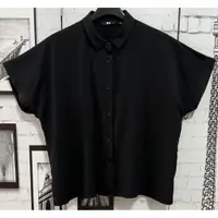 在飛比找蝦皮購物優惠-UNIQLO 日本品牌黑色連袖短袖襯衫上衣