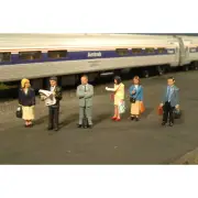 Bachmann 33110 HO-Scale Standing Platform Passengers Figure Set
