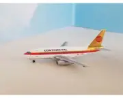 Aeroclassics AC411111 Continental Airlines B737-200 N7389F Diecast 1/400 Model