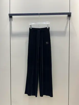 【King女王代購】Alexander Wang 23年秋冬新款氣質絲絨套裝 撞色金屬帶帽開衫+闊腿褲女 黑色 SML