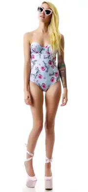 [Tavik] Roses and Guns Cage One Piece