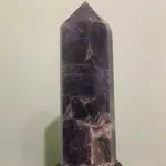 夢幻紫水晶柱 重2865克 （含座）