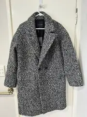 Decjuba Stylish Wear Winter Coat Size S Women's NEW