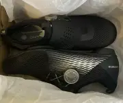 Shimano Dynalast Women’s Cycling Shoes (Size 7.2 US)