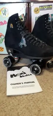 MOXI Lolly Back Suede ROLLER SKATE Size 8, Fits Women's US Size 9-9.5 New