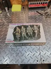 German Infantry Battle of the Hedgerows 1944 1/35 Scale Dragon Figure Kit #6240