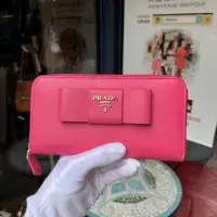 在飛比找蝦皮購物優惠-美麗堡outlet精品 PRADA 1M0506金字大蝴蝶結