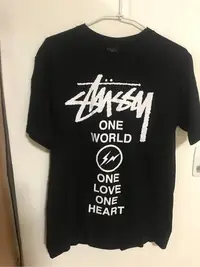 在飛比找Yahoo!奇摩拍賣優惠-Fragment x stussy 聯名 賑災短袖 黑色s號