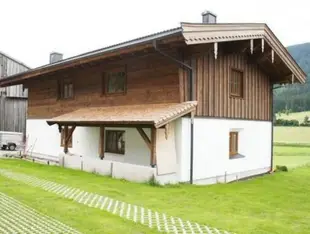 Spacious Apartment with Sauna in Leogang