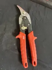 Milwaukee 48-22-4512 Left-Cut Offset Aviation Snips New!