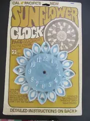 Vtg CAL PACIFIC'S Sunflower Blue Clock Face Macrame Kit Wall Hanging 1979 NOS