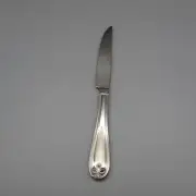 SET of SIX - Reed & Barton Stainless RIBBON CREST Steak Knives NEW