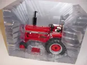 1/16 International 766 Precision Elite Series #5 Black Stripe Tractor ERTL NIB