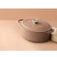 在飛比找Yahoo!奇摩拍賣優惠-Le Creuset 焦糖奶茶 橢圓型 鑄鐵鍋 23cm 霧