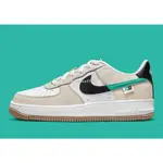 【满额免運】NIKE AIR FORCE1 米白 斷勾解構 拼接 小標 經典休閒百搭滑板鞋DX6062-101