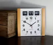 Woodgrain Calendar Clock